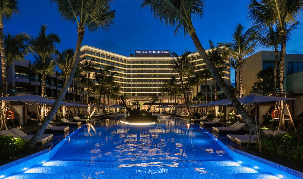 Shilla Monogram Quangnam Danang là khách sạn 5 sao được quy hoạch trên khu đất có tổng diện tích 53.908m2, cao 9 tầng.