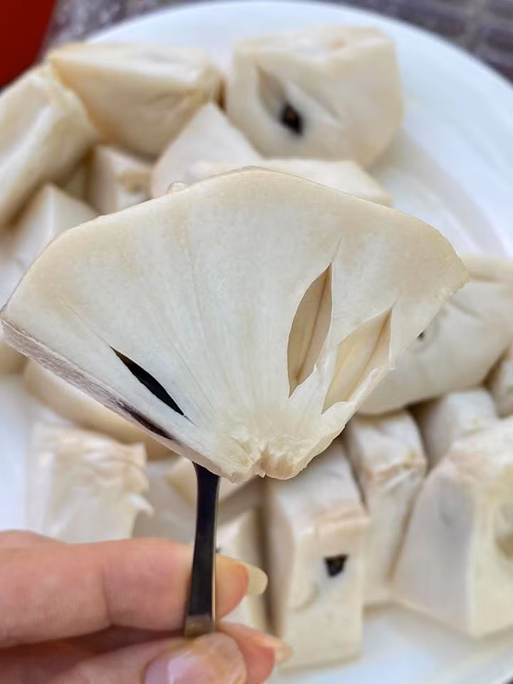 Na phải ăn tươi, chín nhanh và rất dễ hỏng khi vận chuyển nên người bán thường gom đủ khách mới đặt hàng.