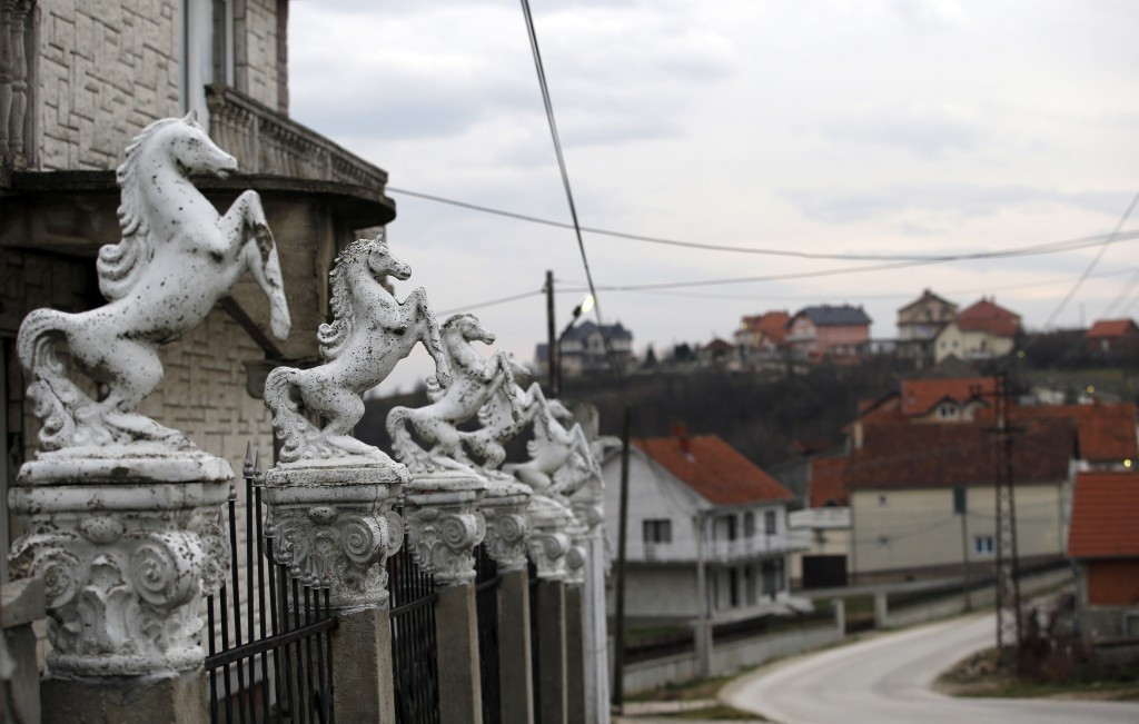 Sự vắng vẻ ở đây xuất phát từ nguyên nhân hầu hết người dân trong làng đến Tây Âu làm việc để kiếm tiền. Ảnh: Taiwannews.