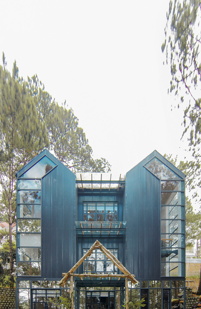 Trước đó, căn biệt thự Villa Bồ Câu 1 của vợ chồng Phan Như Thảo cũng khiến người hâm mộ phải trầm trồ khi có giá tới 25 tỷ đồng.