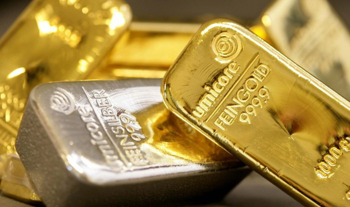 Gia vang hom nay 2/8: Kinh te toan cau lao doc, gia vang o tren dinh cao