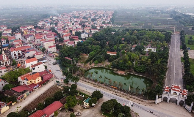 Cai nhau voi vo, 9X tron khoi khu cach ly phong COVID-19