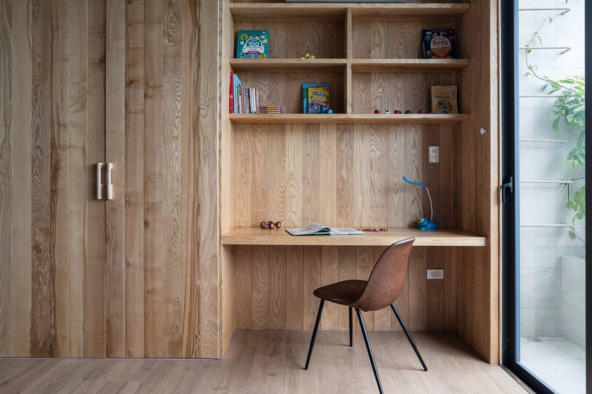 Góc học tập thiết kế hợp lý đón ánh sáng tối ưu.