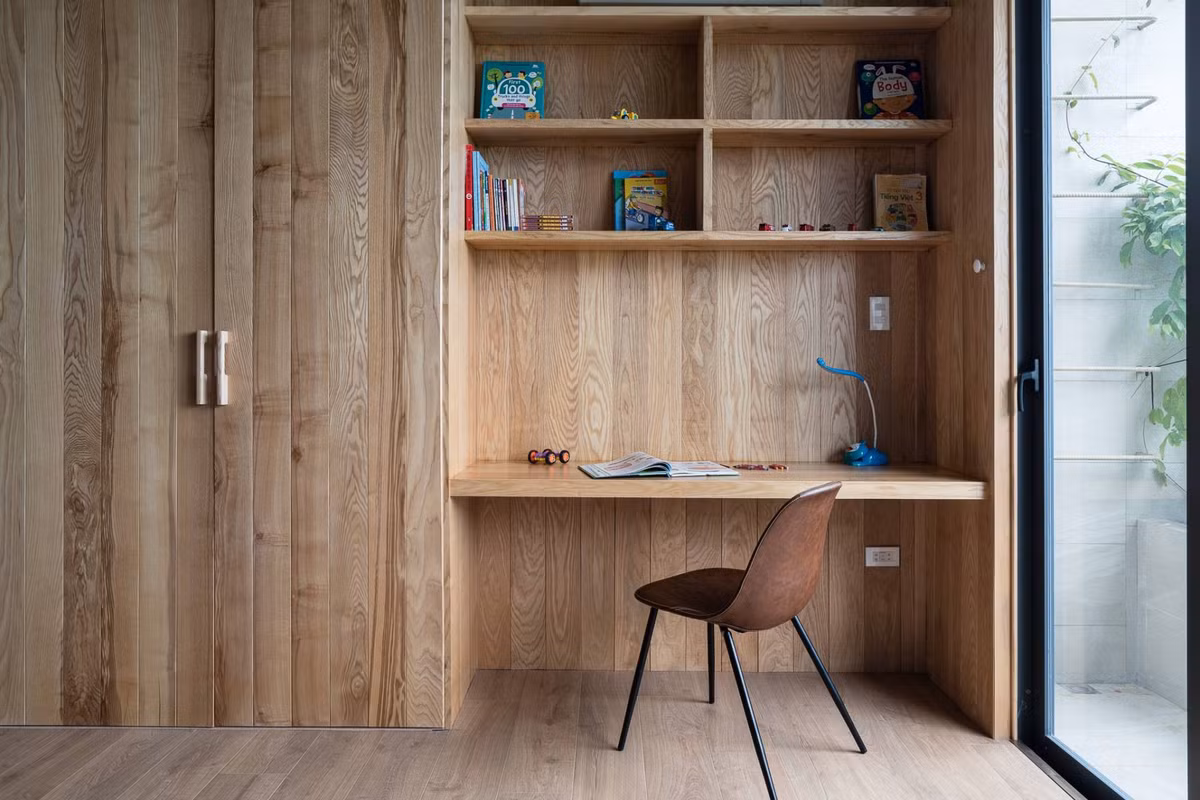 Góc học tập thiết kế hợp lý đón ánh sáng tối ưu.