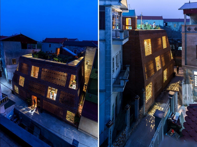 Việc sử dụng hai lớp tường gạch quanh nhà đóng vai trò như tấm chắn nóng, bộ lọc tiếng ồn và khói bụi từ bên ngoài vào nhà. Những kẽ hở giữa các bức tường lại có chức năng đưa gió nóng và không khí vào bên trong. Nguồn : Báo Xây Dựng.