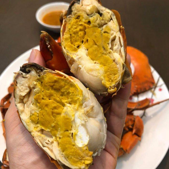 So với cua thịt, độ chắc thịt của con cua cốm luôn là 100%, không có rủi ro cua bị ốp (ít thịt). Ảnh: Dân Việt.