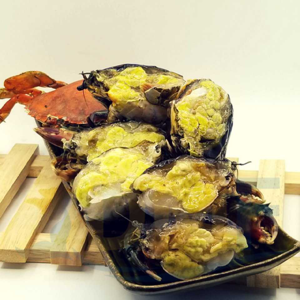 Nhiều thực khách cho rằng cua cốm ngon hơn cả tôm hùm bởi lớp vỏ mềm, không phải bỏ đi nhiều. Ảnh: Haisanhoanglong.