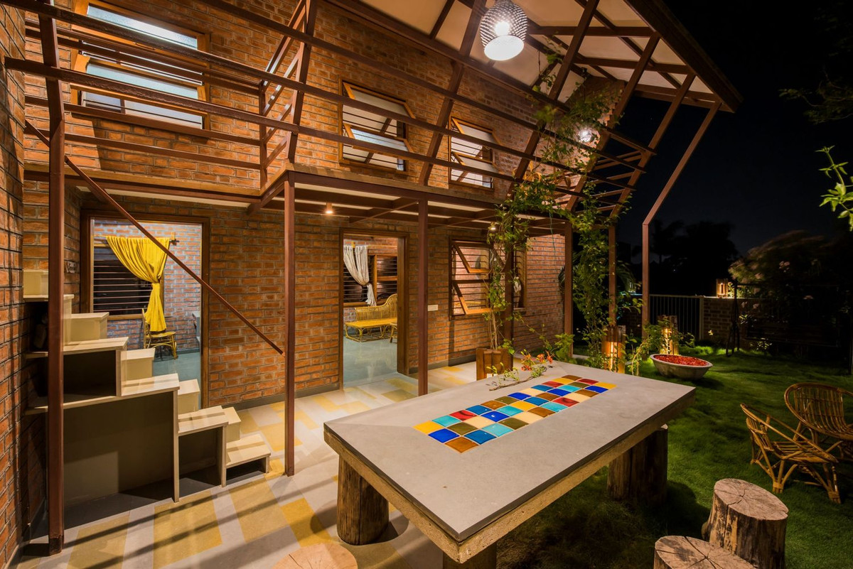 Tất cả đều thông với nhau, không có sự ngăn cách.