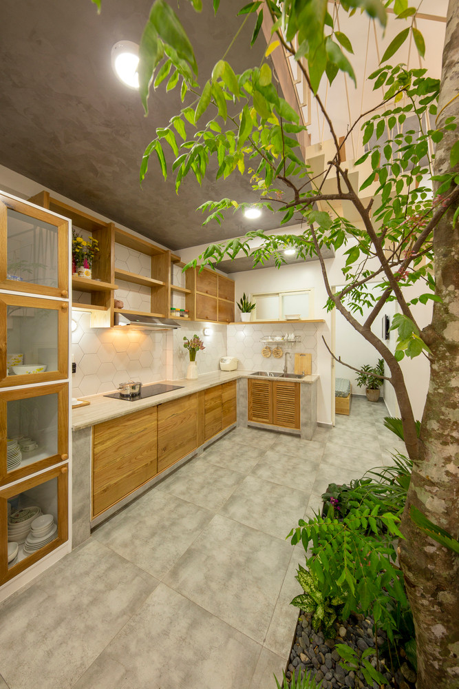 Khu bếp mộc mạc và tiện nghi.