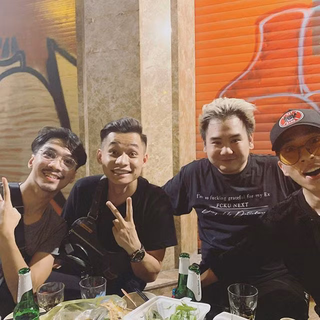 Tron mat voi thu nhap streamer Viet: Sam sieu xe, biet thu 