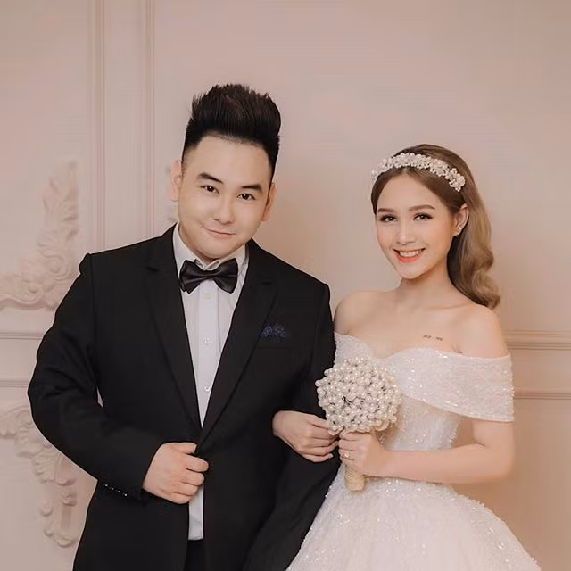 Tron mat voi thu nhap streamer Viet: Sam sieu xe, biet thu 