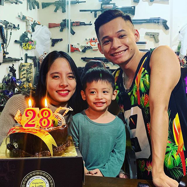 Tron mat voi thu nhap streamer Viet: Sam sieu xe, biet thu 