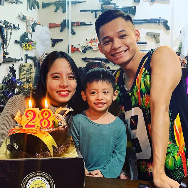 Tron mat voi thu nhap streamer Viet: Sam sieu xe, biet thu 