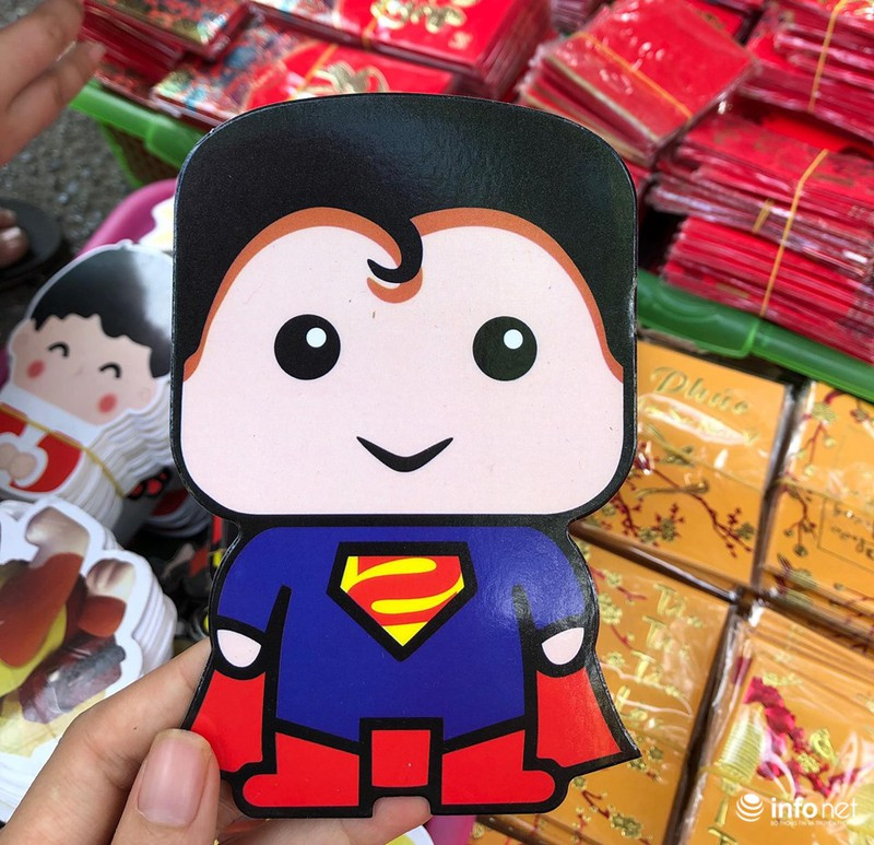 Mẫu bao lì xì này có giá đắt hơn, khoảng 2.500-3.0000 đồng/chiếc. Ảnh: Infonet.