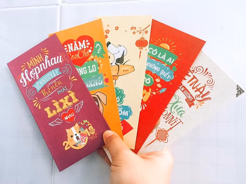 Mỗi tập lì xì này có giá từ 7.000-10.000 đồng/tập 6 cái. Ảnh: Lao động.