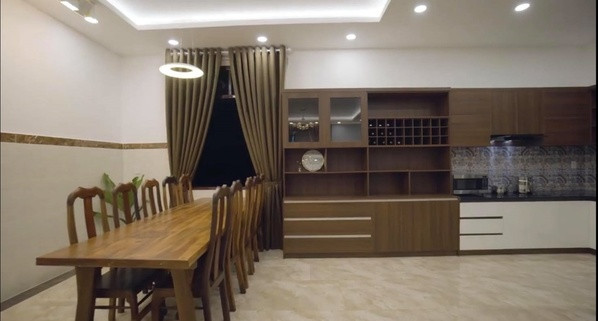 Để mở rộng phòng bếp, người đẹp đập một phòng ngủ.