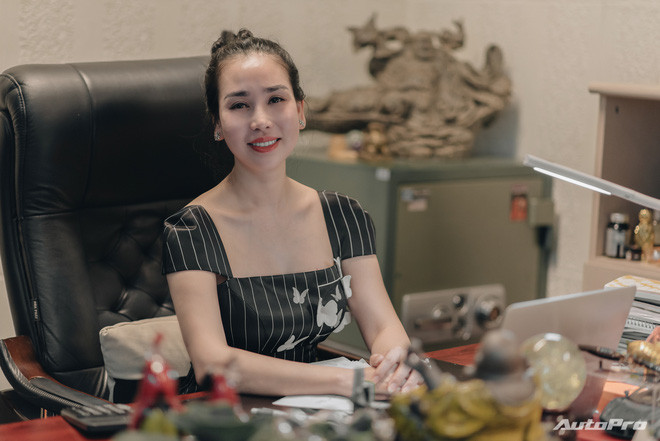 Xuất phát từ một nhân viên bán hàng, đến nay Sầm Huệ Minh đã đưa Sơn Tùng Auto ghi được dấu ấn riêng trên thị trường xe sang. Ảnh: Autopro.