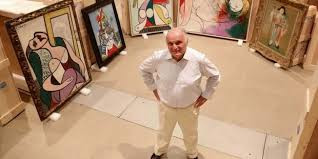 David Nahmad là một tỷ phú Monegasque và là cựu đại lý mỹ thuật. Ông là hậu duệ của gia đình nghệ thuật người Lebanon gốc Do Thái cư trú tại Monaco.