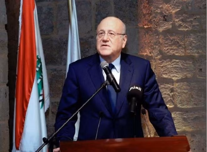Najib Mikati là tỷ phú tự thân giàu có nhất ở Trung Đông. Ông cùng với em trai Taha thành lập Investcom năm 1982, bán điện thoại vệ tinh trong cuộc nội chiến Lebanon.