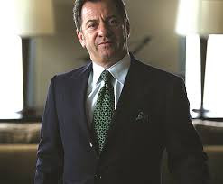 Alec Gores là anh trai của Tom Gores, cả hai đều thuộc gia đình Gergious của Lebanon. Alec Gores thành lập công ty công nghệ Executive Business Systems vào năm 1978 và sử dụng số tiền bán công ty đó để mua cổ phần tại The Gores Group.