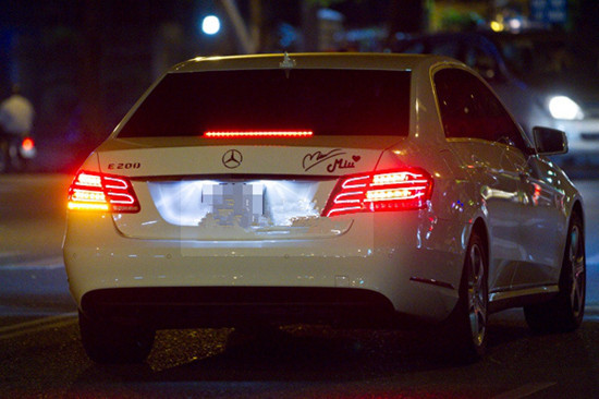 Thời điểm mới nổi tiếng, Miu Lê thường di chuyển bằng chiếc Mercedes-Benz E200 có giá 1,9 tỷ đồng.