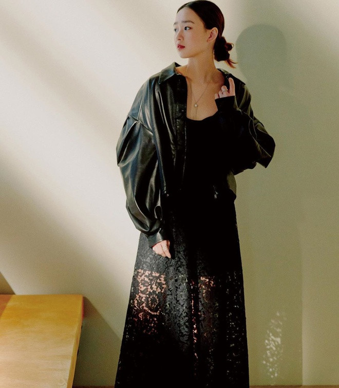 Sau mối tình với thành viên nhóm nhạc FT Island Choi Jong Hoon năm 2017, Yeon Jae chưa công khai có người yêu mới. Tại trang cá nhân có gần 160.000 người theo dõi, 9X thường chia sẻ cuộc sống độc thân hạnh phúc, bận rộn với nhiều kế hoạch.