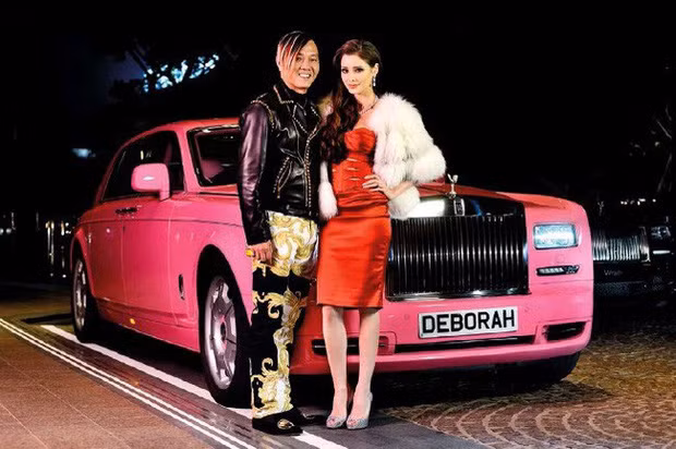 Dẫu là đề tài bàn tán không ngớt của cộng đồng mạng nhưng cả hai vẫn có một cuộc sống hạnh phúc đáng ngưỡng mộ. Họ có với nhau 2 con trai là Sean và Ivan.