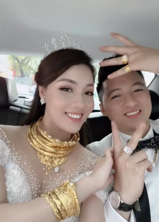 Gia the “khung” chang kem Au Ha My cua Nguyen Trong Hung