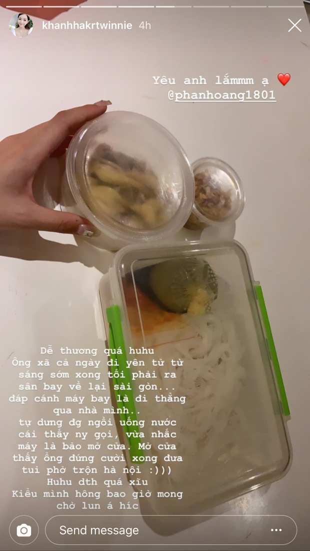 Có lần, Phan Hoàng tự tay ship một tô phở trộn từ Hà Nội vào Sài Gòn để tặng bạn gái.
