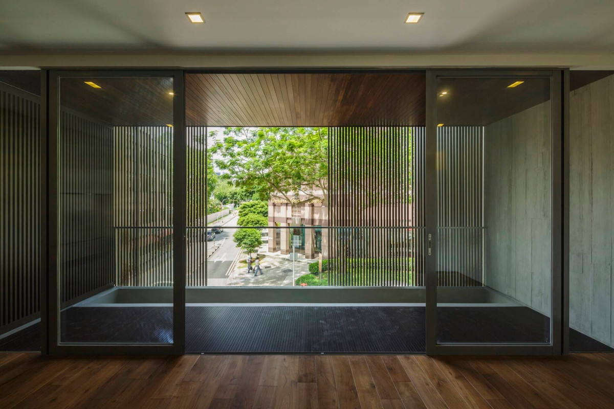 Từ tầng thứ hai trở lên, không gian đều thiết kế giống nhau và được phân chia thành nhiều phòng để cho thuê.