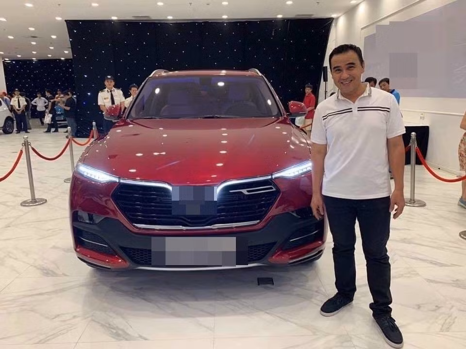 Năm 2018, MC Quyền Linh khoe tậu xế hộp có giá gần 2 tỷ đồng tại Việt Nam. Ảnh: Yan.