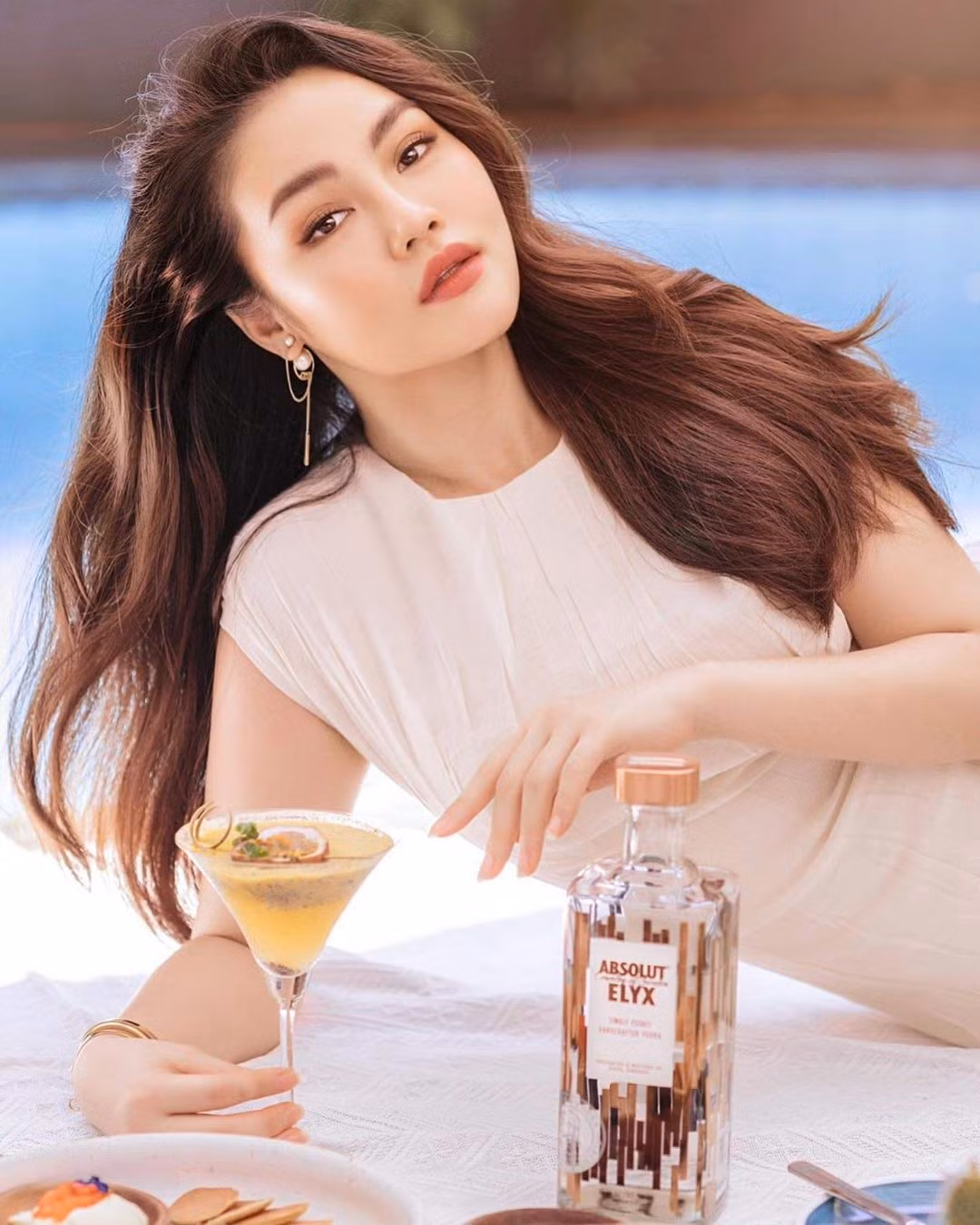 Thông qua Instagram cá nhân, có thể thấy Trần Viên Ngọc Trân không chỉ là một tín đồ thời trang đơn giản mà cô còn táo bạo kết hợp sản phẩm mang phong cách cá nhân.