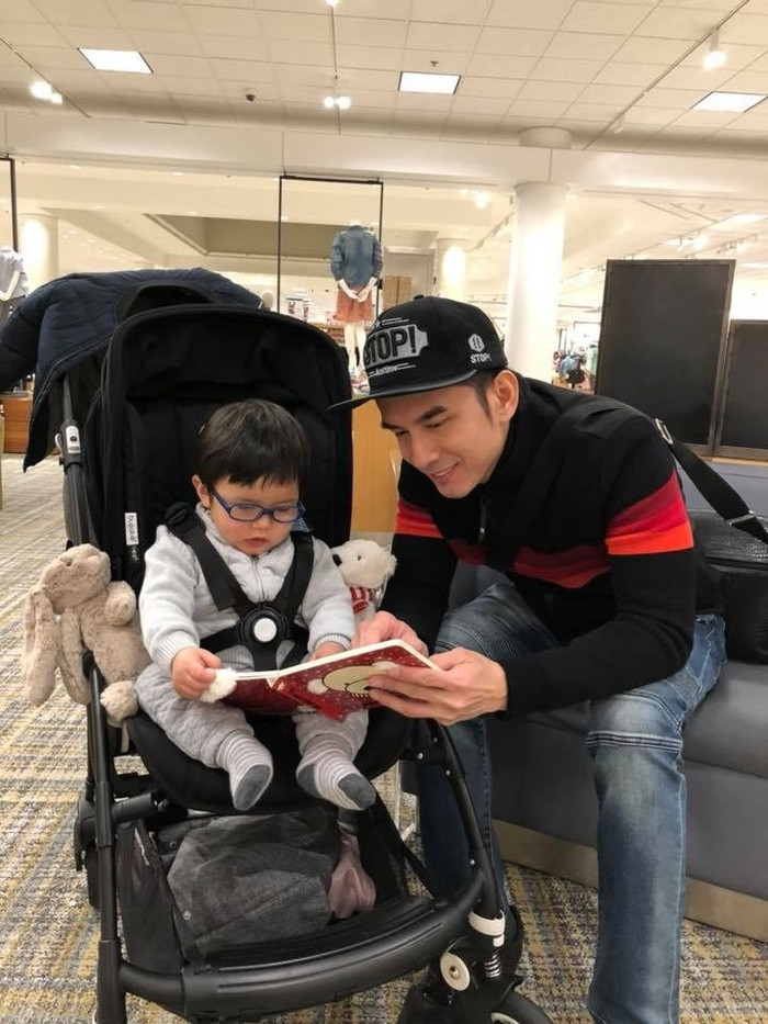 Bố mẹ giàu có nên khi mới 3 tuổi, Thiên Từ sở hữu tủ đồ hàng hiệu "khủng" không kém bất cứ tín đồ thời trang nào.