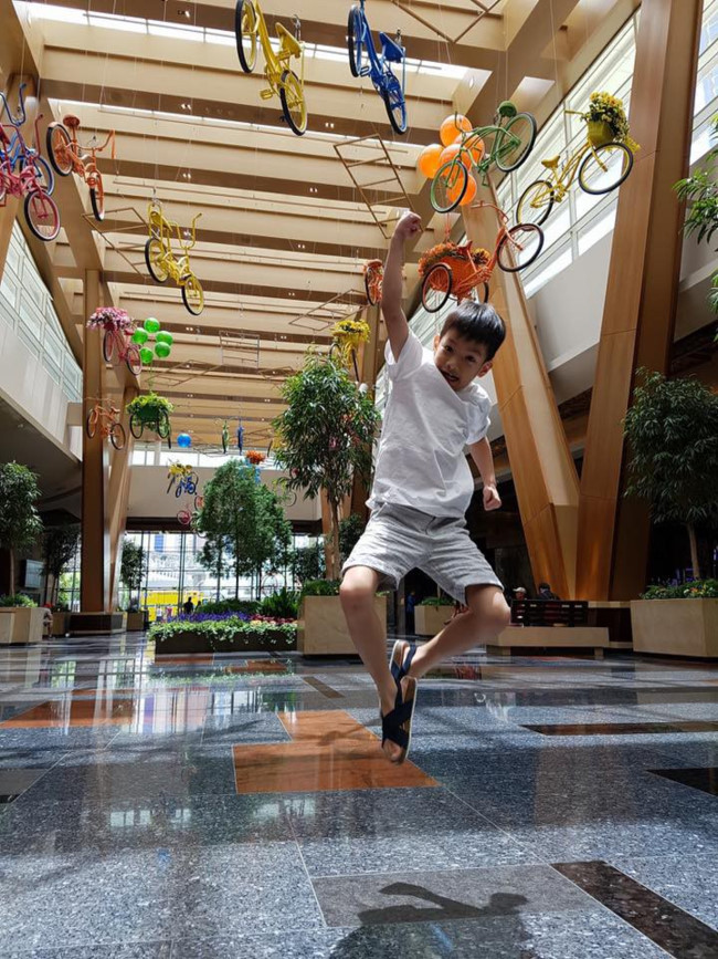 Quần áo, đồ dùng cá nhân, phụ kiện, đồ chơi của Subeo đều là hàng hiệu cao cấp.