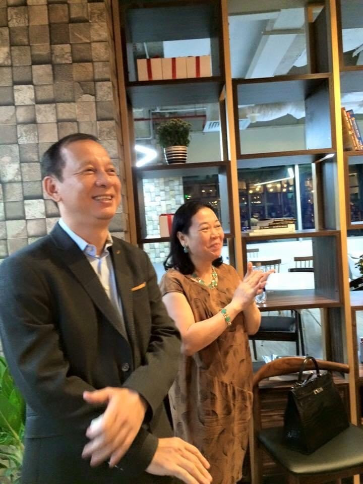 Mỗi người một nơi nên bà luôn cảm thấy thiếu thốn tình cảm và cần sự yêu thương chăm sóc của người thân. Ảnh: Vietnamnet.