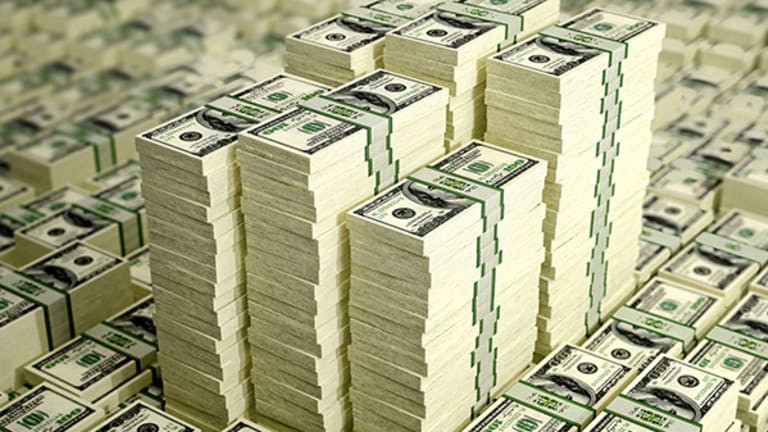 Khi kiếm được khoản lợi nhuận đầu tiên, mọi người thường muốn tiêu ngay. Nhưng theo tỷ phú Warren Buffett, thì nên tiếp tục đầu tư số tiền đó.