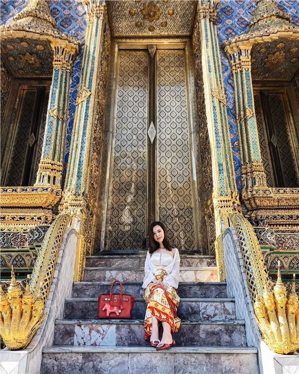 Trên Instagram cá nhân, cô nàng thường chia sẻ những bức ảnh du lịch, ăn chơi xa hoa lên trang cá nhân. Mỗi năm, Phương Uyên đi du lịch từ 3 - 4 lần, tùy thuộc vào kế hoạch và cảm hứng. Ảnh: Instagram.