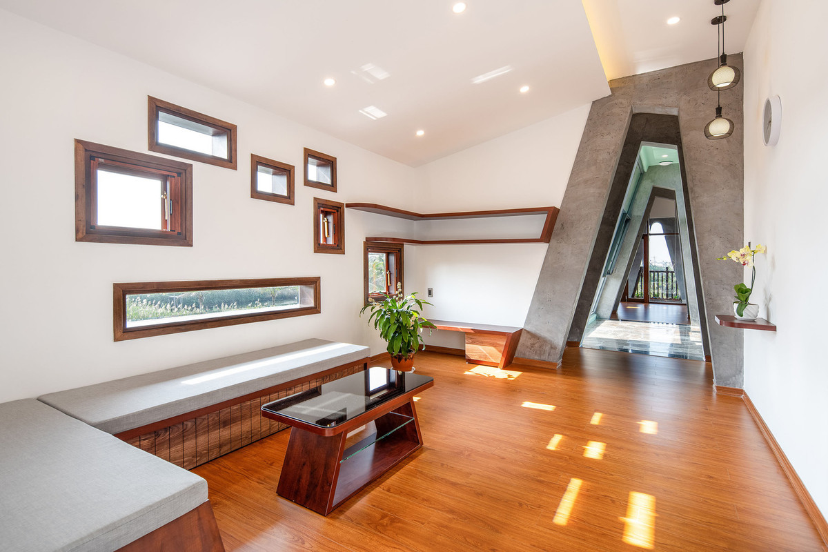 Nhờ đó, căn biệt thự luôn thoáng mát, nhận đủ ánh sáng tự nhiên.