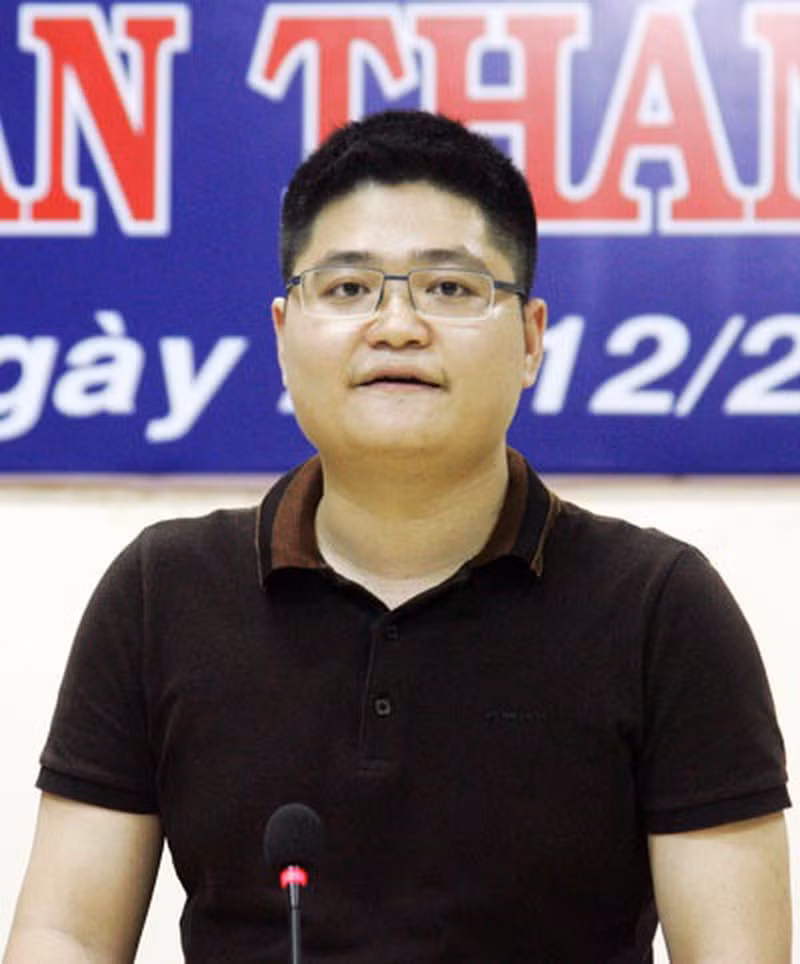 Bầu Thụy cũng có một người em trai là Nguyễn Xuân Thủy, người từng thay thế anh trai mình dẫn đàn đội bóng Xi măng Xuân Thành Sài Gòn.