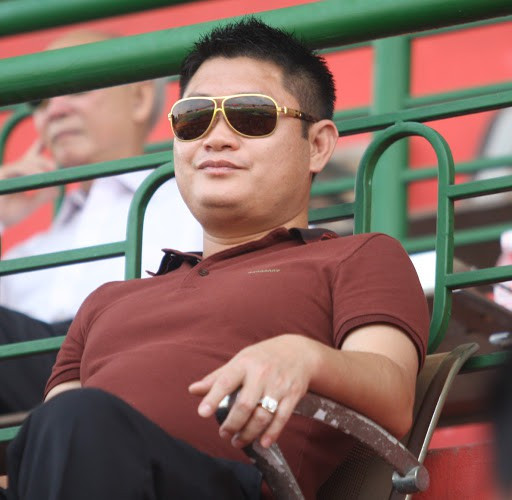 Người ta gọi ông là bầu Thụy vì ông từng là nhà đầu tư của 2 đội bóng thi đấu ở giải vô địch quốc gia Việt Nam 2011 là Câu lạc bộ bóng đá Xi măng Xuân Thành Sài Gòn và Quảng Nam.