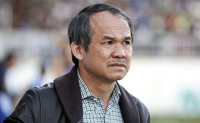 Ông Đoàn Nguyên Đức (bầu Đức) - Chủ tịch Tập đoàn Hoàng Anh Gia Lai cũng là người không có duyên với chuyện học hành. Năm 1982, khi vừa tròn 20 tuổi, bầu Đức tốt nghiệp cấp 3 hệ 10 năm.