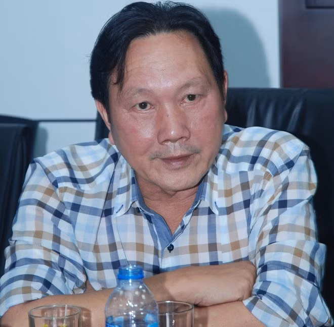 Ông Dương Ngọc Minh được biết đến là một đại gia thủy sản. Năm 1984, ông được bổ nhiệm vào vị trí Giám đốc công ty Đông lạnh Hùng Vương, một doanh nghiệp nhà nước tại quận 6, TP HCM.