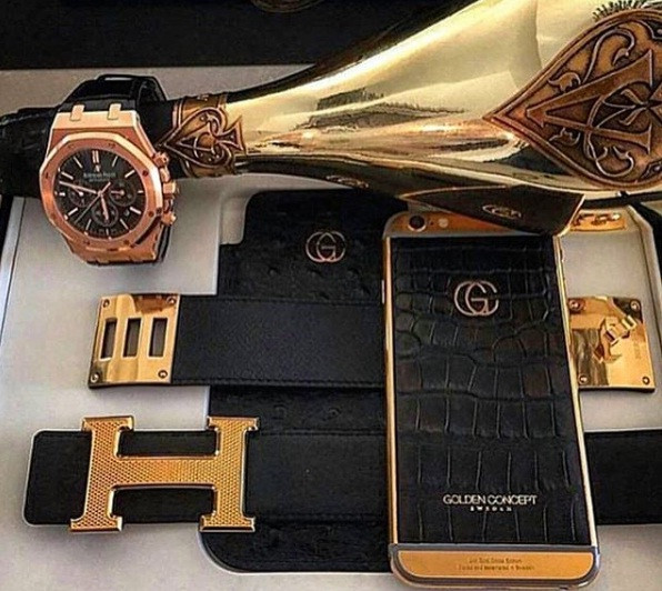 Điện thoại cũng phải mạ vàng mới "chất".