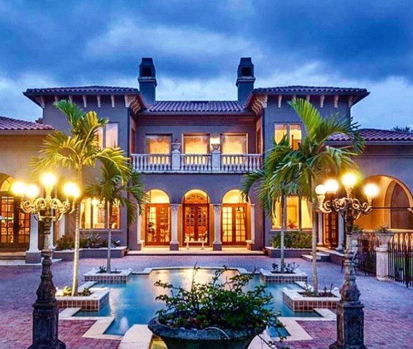 Khi đi du lịch, họ thường nghỉ tại khách sạn, resort cao cấp để được tận hưởng mọi dịch vụ xa hoa. Nguồn ảnh: Instgram.