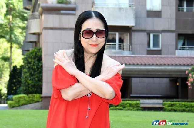 Thế nhưng, chỉ một thời gian ngắn sau, Hứa Thuần Mỹ bị Hoàng Hải Minh bắt tại trận ngoại tình, cuối cùng phải ly hôn lần ba.