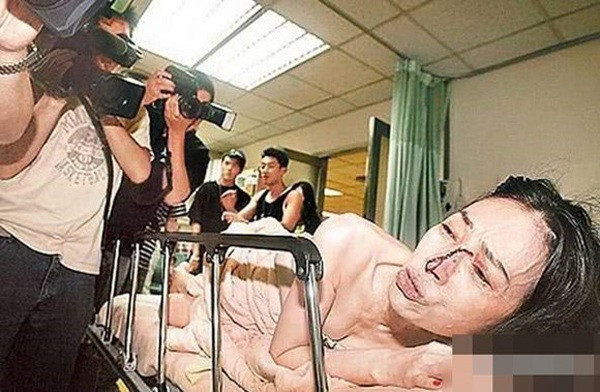 Khi không được đồng ý, Khâu Phẩm Duệ đánh đập Hứa Thuần Mỹ đến mức thân tàn ma dại, phải nhập viện cấp cứu.