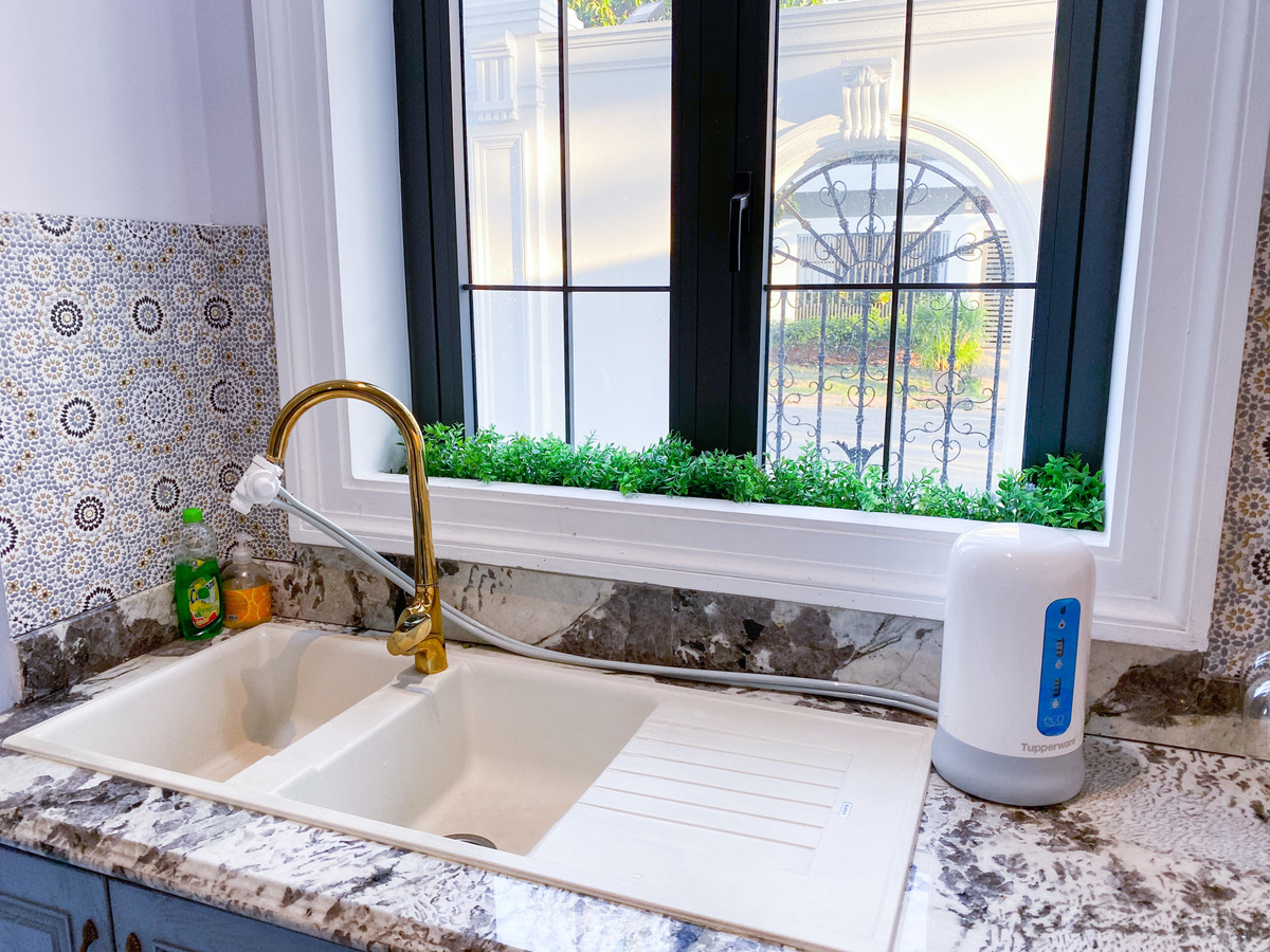 Khu vực bồn rửa cũng được tối ưu hóa. Nguồn ảnh: FBNV Video: Độc đáo cách tạo lối vào nhà. Nguồn: VTC1