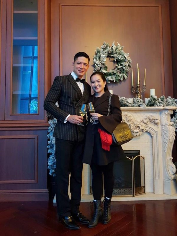 Chuyện tình của MC Bình Minh - Anh Thơ từng là đề tài bàn tán rất nhiều bởi sự chênh lệch về tuổi tác cũng như ngoại hình. Tuy nhiên, qua thời gian người ta càng nhìn nhận thấy ở Anh Thơ sự tài năng và sự nghiệp "khủng". Anh Thơ được xếp vào top những đại gia giàu có trong nước.