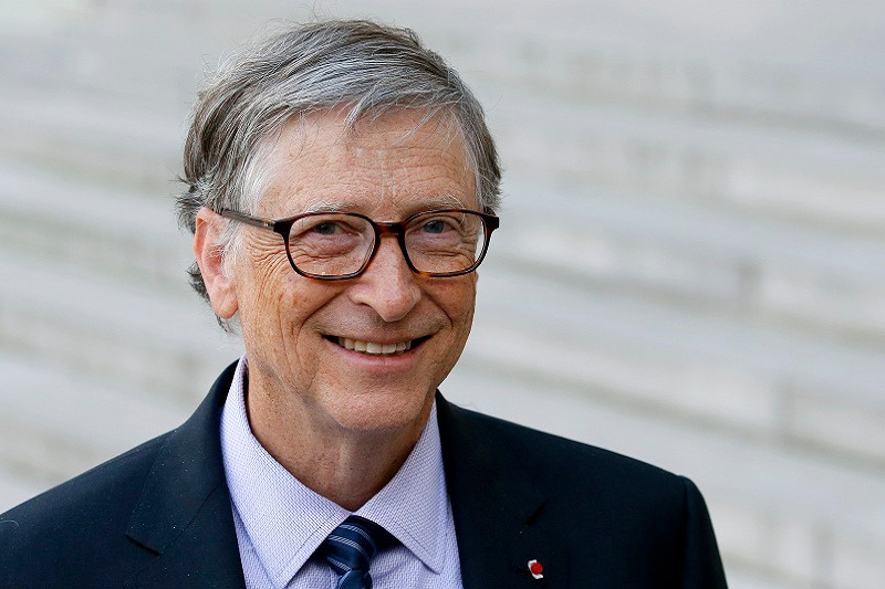 Đồng sáng lập Microsoft Bill Gates vẫn duy trì vị trí số 2. Sau khi rời khỏi vị trí điều hành của Microsoft, Bill Gates cùng vợ - bà Melinda Gates - tập trung điều hành quỹ từ thiện tư nhân lớn nhất thế giới Bill and Melinda Gates.
