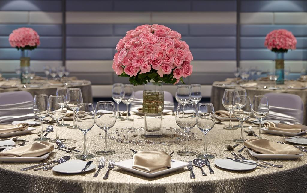 Khu vực nhà hàng trang trí đẹp mắt. Ảnh: Booking.